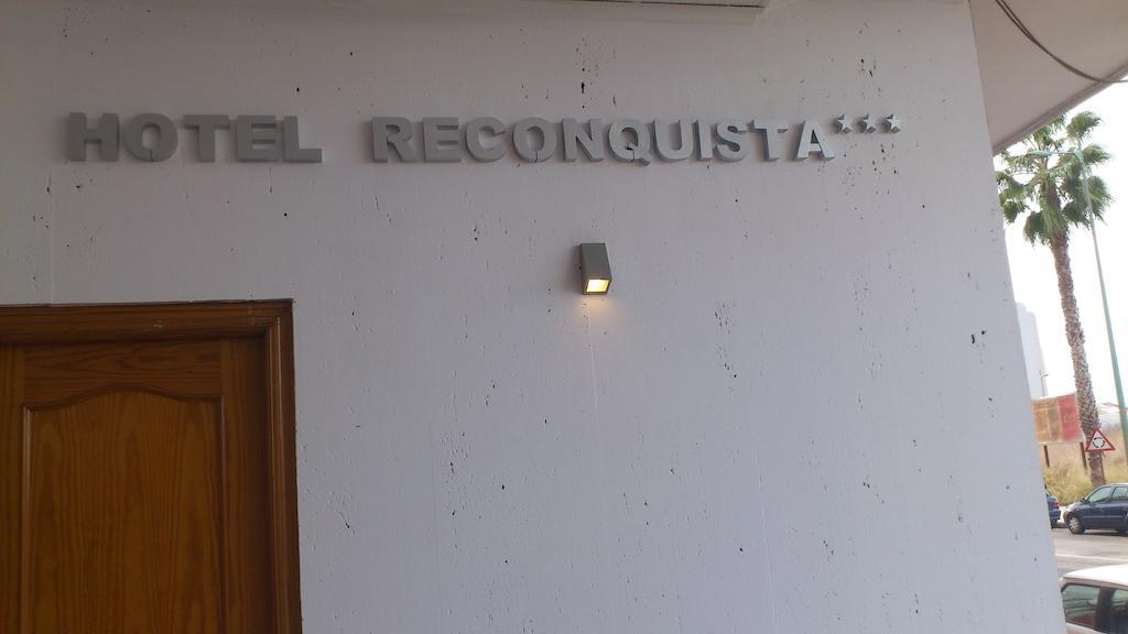 Hotel Reconquista Альсира Экстерьер фото
